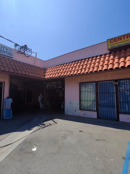 More Photos Of 11479 San Fernando Rd, San Fernando Storefront Retail Office For Lease