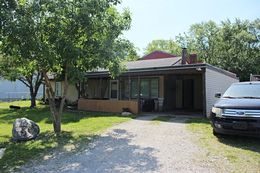 More Photos Of 6455 Massachusetts Ave, Indianapolis Flex For Lease