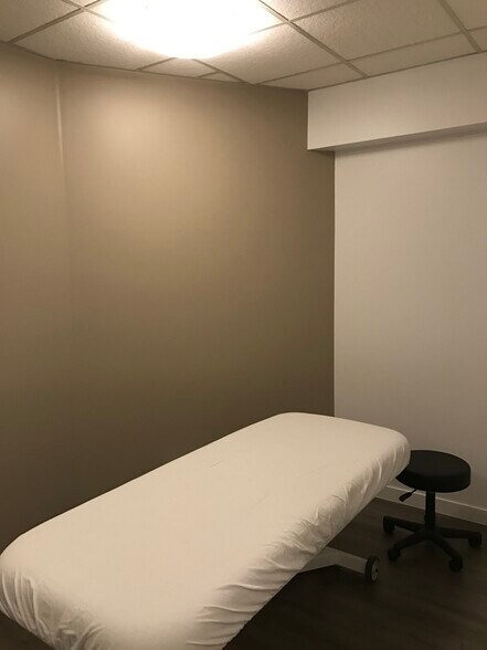 More Photos Of 970 Burrard St, Vancouver Medical For Sale