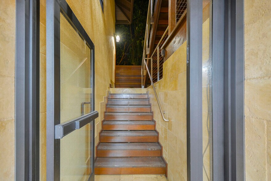 More Photos Of 251 Middlefield Rd, Palo Alto Apartments For Sale