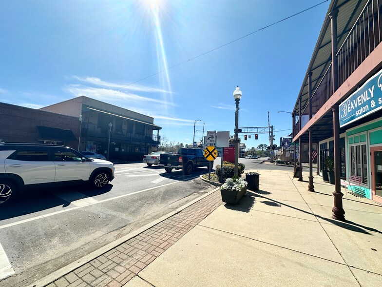 More Photos Of 105 N Main St, Atmore Office For Sale