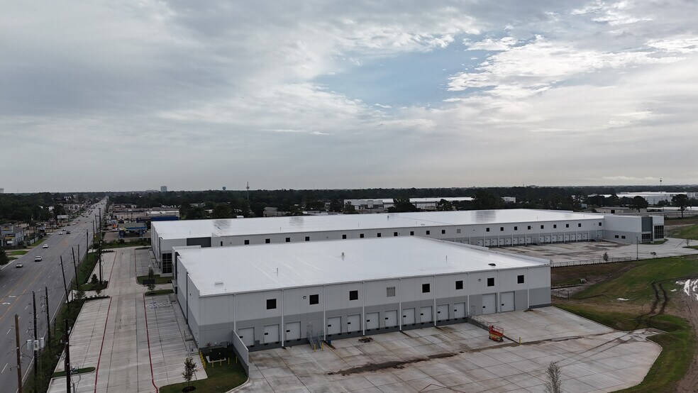 Primary Photo Of 11010 Jones Rd, Houston Unknown For Lease