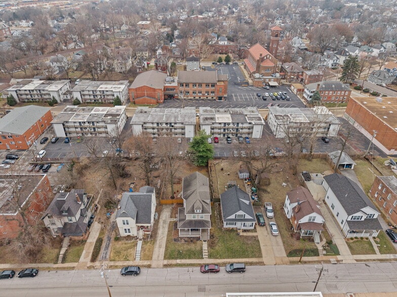 More Photos Of 7223 Anna Ave, Maplewood Apartments For Sale