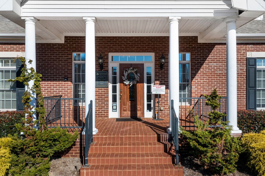 More Photos Of 1300 E Main St, Cartersville Medical For Sale