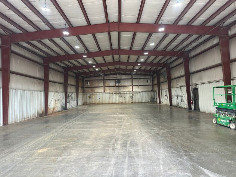 More Photos Of 335 Commerce Blvd, Liverpool Unknown For Lease