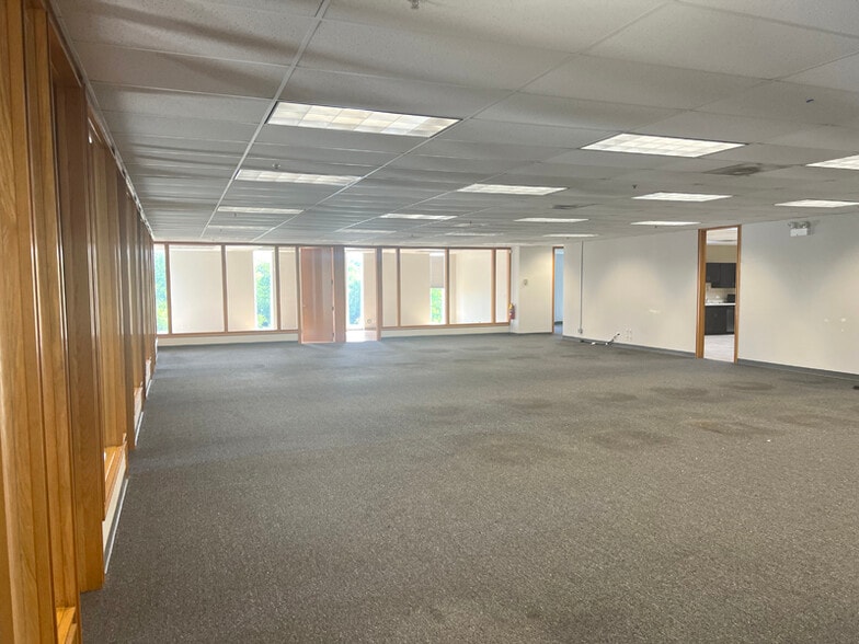 More Photos Of 8255 Lemont Rd, Darien Office For Lease