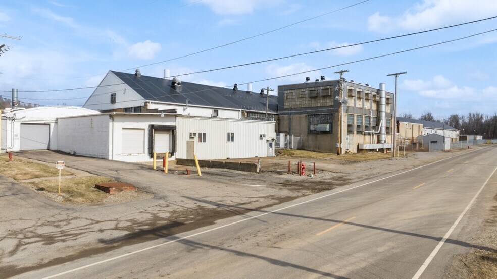 More Photos Of 16123 Armour St NE, Alliance Warehouse For Lease