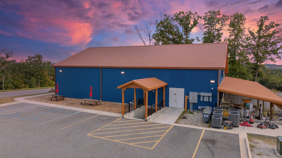 More Photos Of 100 Grand Vintners Lane, Lake Ozark Specialty For Sale