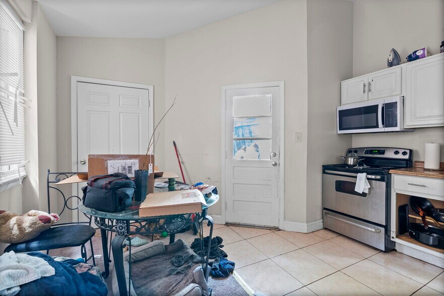 More Photos Of 1433 W Lombard St, Baltimore Multifamily For Sale