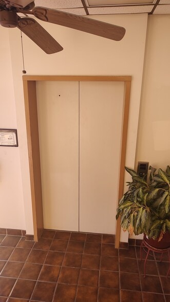 More Photos Of 1225 N Logan St, Texas City Office For Lease