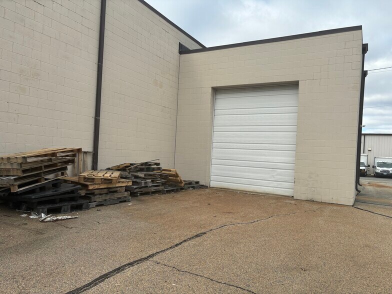More Photos Of 33 Plan Way, Warwick Warehouse For Lease