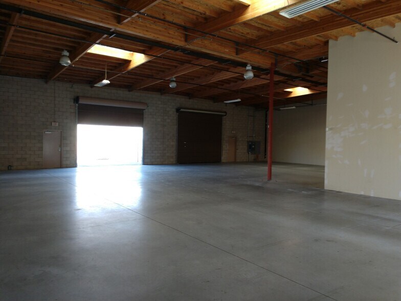 More Photos Of 110 Calavo St, Santa Paula Warehouse For Lease