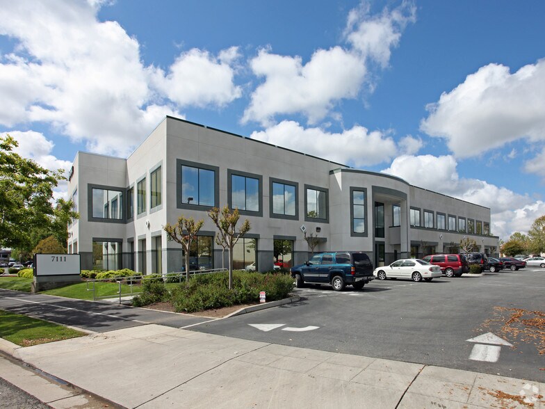 More Photos Of 7111 N Fresno St, Fresno Office For Lease