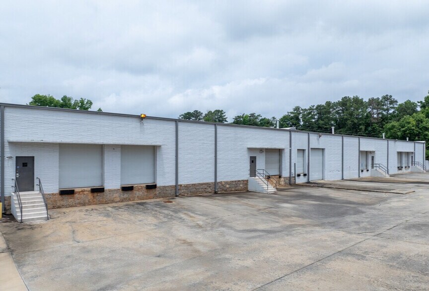 More Photos Of 5070 Minola Dr, Stonecrest Distribution For Lease