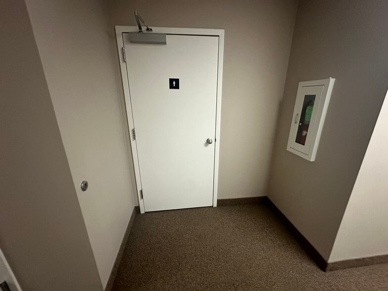 More Photos Of 886 Belmont Ave, North Haledon Storefront Retail Office For Lease