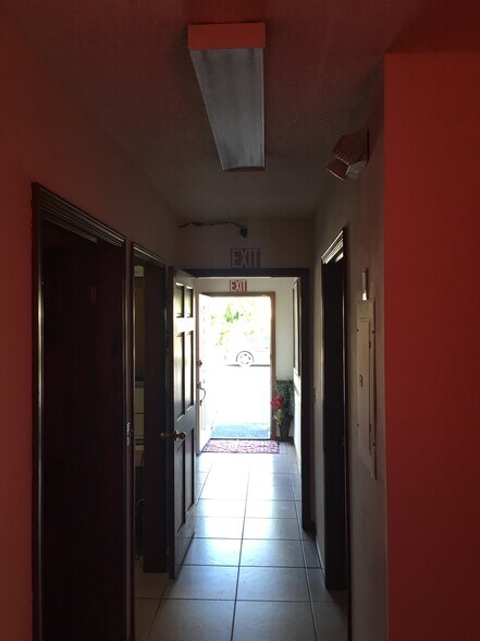 More Photos Of 3830 Williamsburg Park Blvd, Jacksonville Medical For Sale
