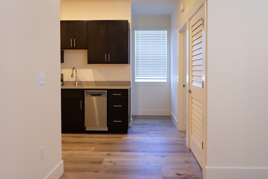 More Photos Of 325 S Idaho St, Portland Multifamily For Sale