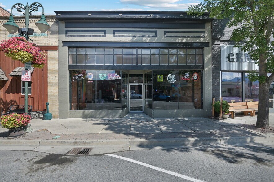 More Photos Of 207 Main Ave, Chewelah Restaurant For Sale