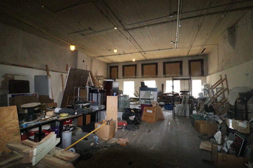 More Photos Of 305 8th St, Augusta Freestanding For Sale