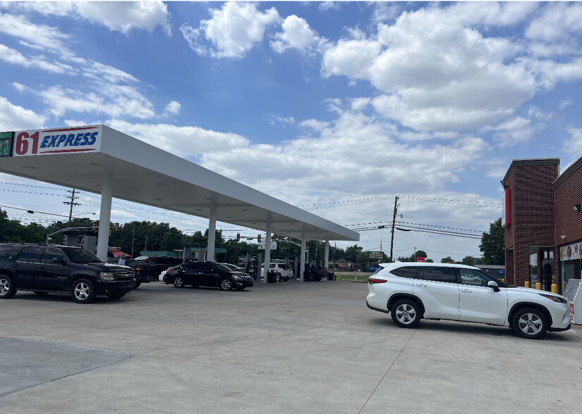 Primary Photo Of 1001 S Davis Ave, Cleveland Convenience Store For Sale