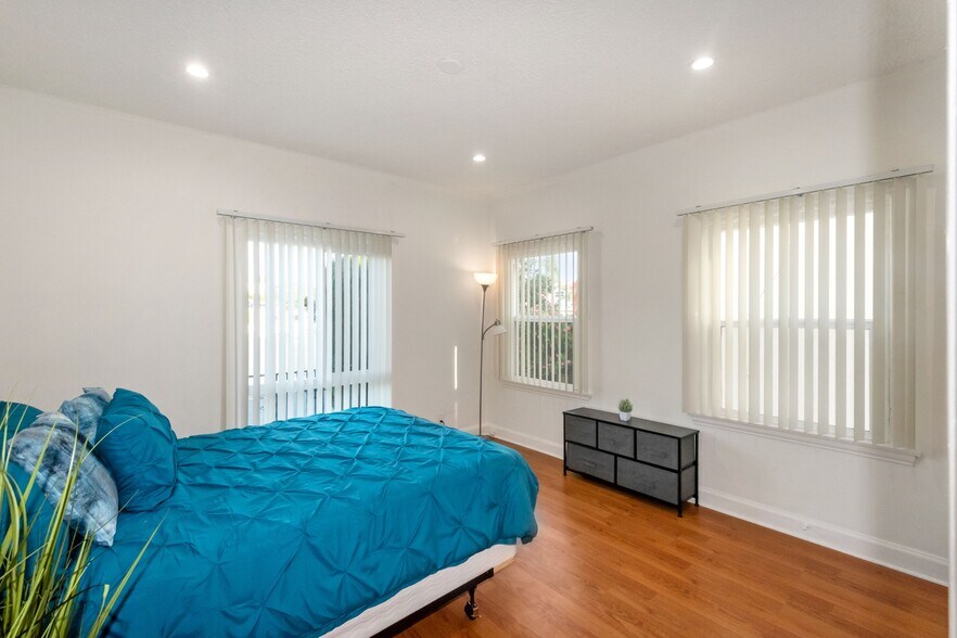 More Photos Of 1296 S Citrus Ave, Los Angeles Apartments For Sale