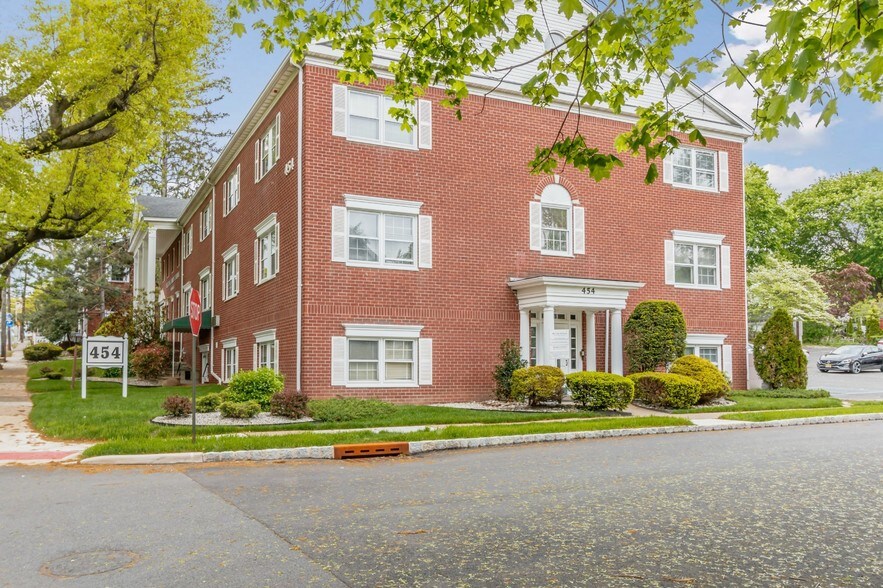 More Photos Of 454 Morris Ave, Springfield Medical For Lease