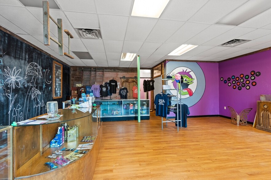 More Photos Of 118 E Pulaski St, Pulaski Storefront Retail Residential For Sale