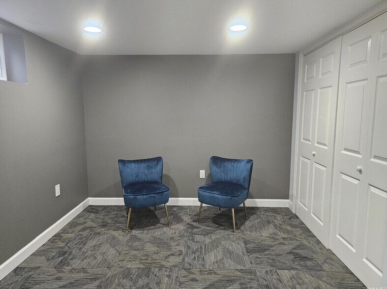 More Photos Of 76 Medford Ave, Patchogue Office For Lease