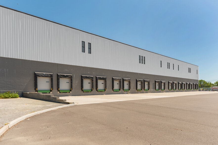More Photos Of 102 Dolson Ave, Middletown Distribution For Lease