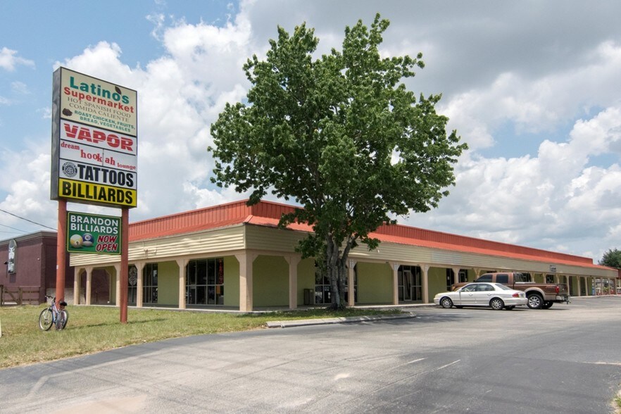 More Photos Of 131 N Mount Carmel Rd, Valrico Unknown For Lease