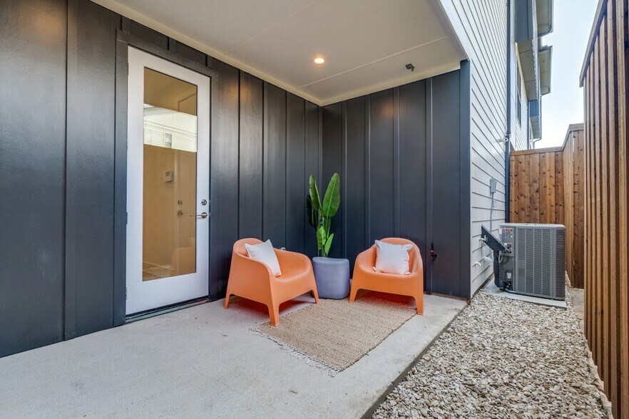 More Photos Of 3940 Spring Valley rd, Addison Multifamily For Sale