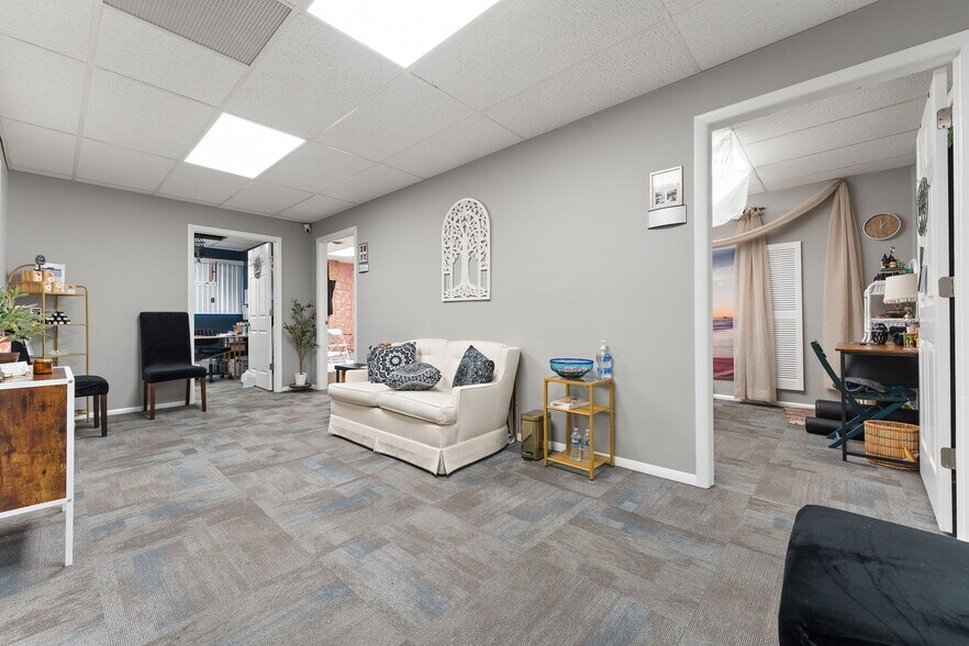 More Photos Of 250 N Main St, Crown Point Office For Sale