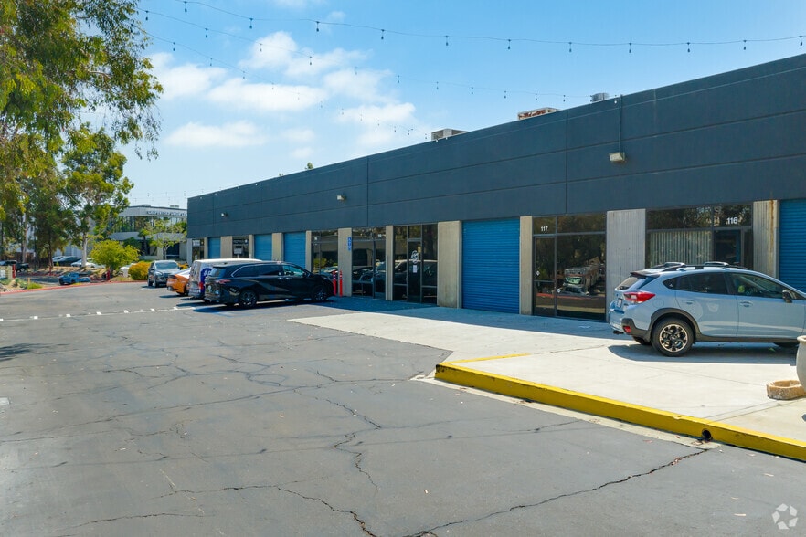 More Photos Of 8680 Miralani Dr, San Diego Warehouse For Lease