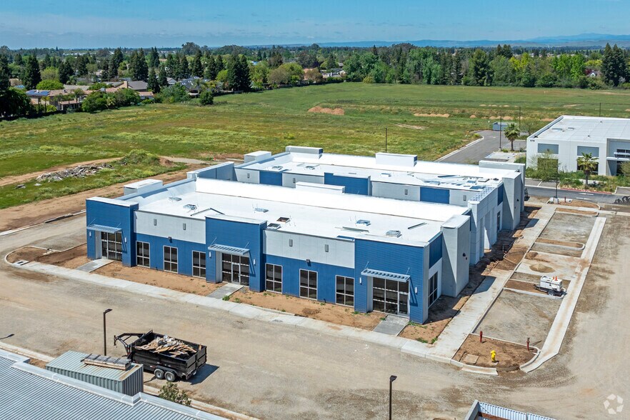 Primary Photo Of 930 N Temperance Ave, Clovis Medical For Sale