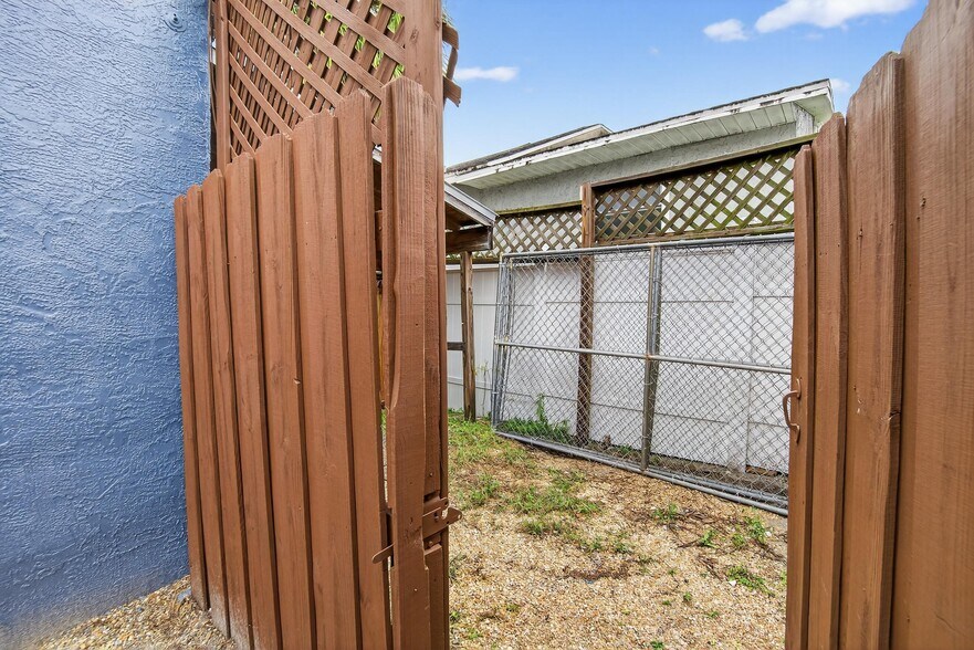 More Photos Of 1305 N Armenia Ave, Tampa Office Residential For Sale