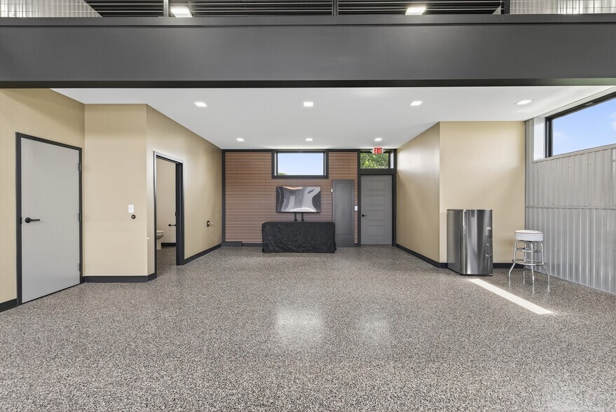 More Photos Of 7040 Kaeding Ln NE, Albertville Industrial For Sale