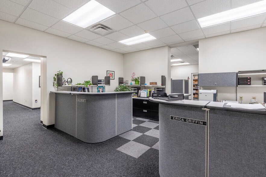 More Photos Of 5095 Crookshank Rd, Cincinnati Light Manufacturing For Sale