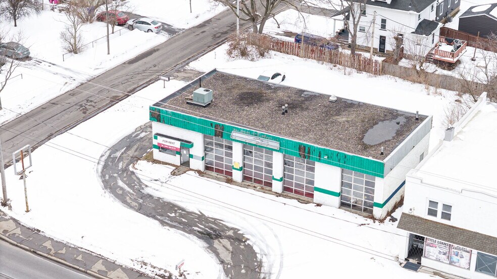 Primary Photo Of 3621 Dewey Ave, Rochester Service Station For Lease