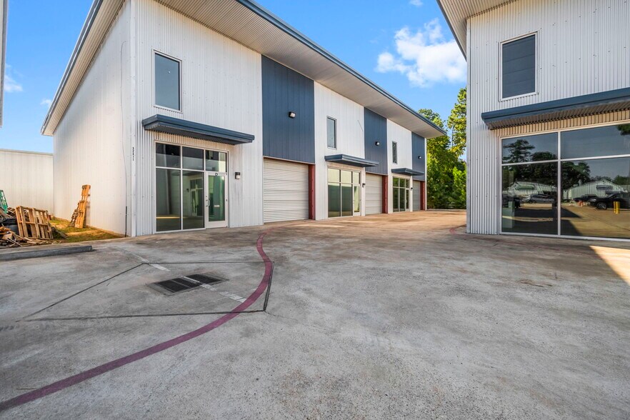More Photos Of 32411 Tamina Rd, Magnolia Unknown For Lease