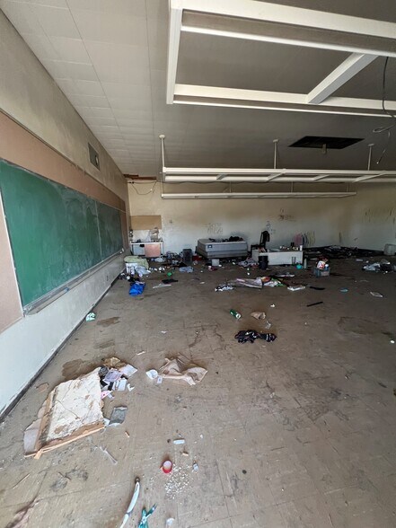 More Photos Of 401 S 3rd St, Blythe Religious Facility For Sale