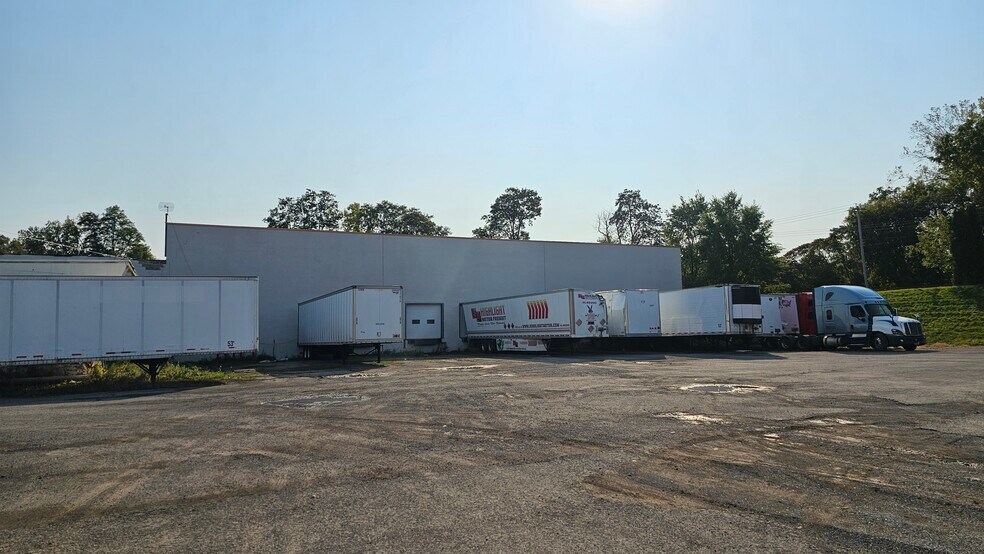 More Photos Of 100 Fair St, Brockport Warehouse For Lease