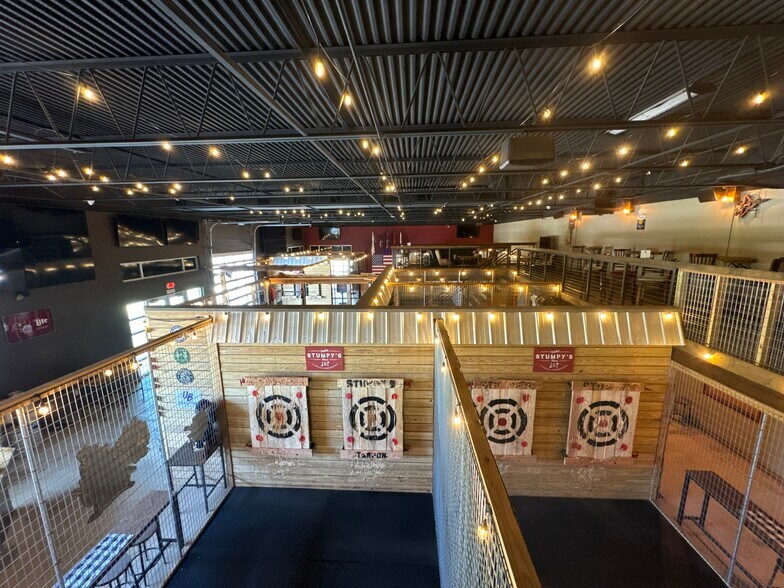More Photos Of 201 E Center St, Tarpon Springs Bar For Lease