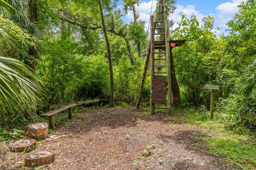 More Photos Of 6440 Cedar Ln, Brooksville Sports And Entertainment For Sale