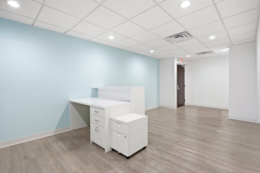 More Photos Of 7300-7330 SW 62nd Pl, South Miami Medical For Sale