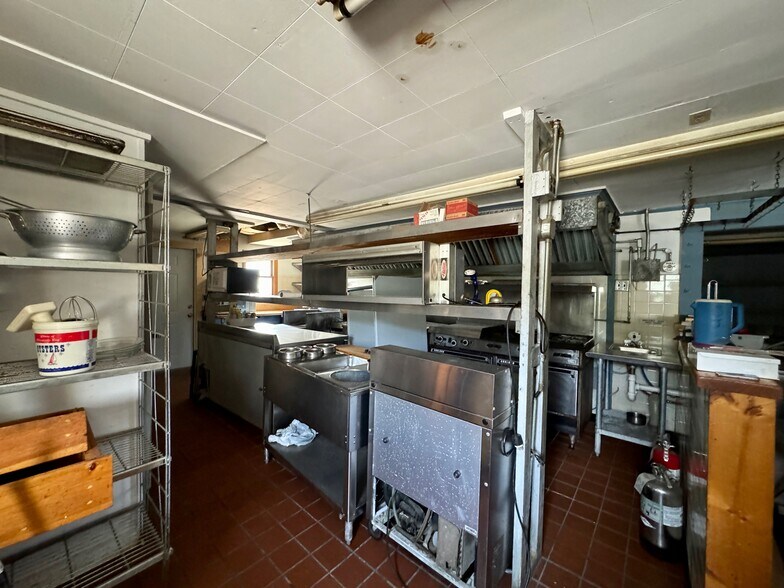 More Photos Of 382 Water St, Guilford Hotel For Sale