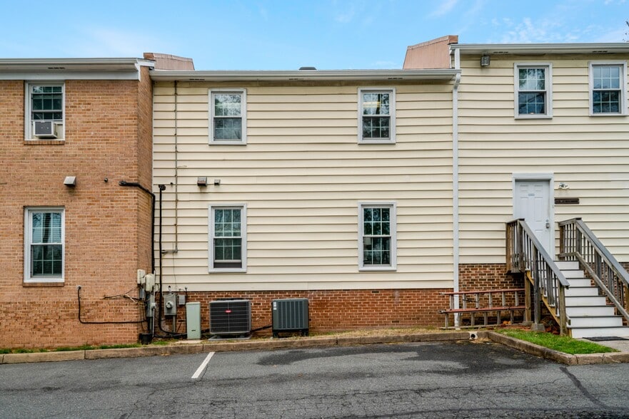 More Photos Of 7297 US-29, Falls Church Office For Sale