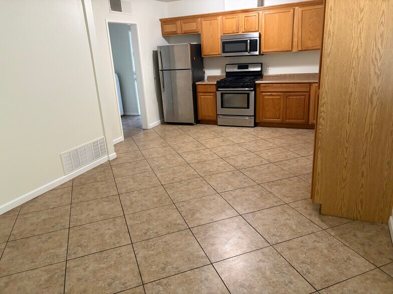 More Photos Of 1746 W Thomas Rd, Phoenix Multifamily For Sale