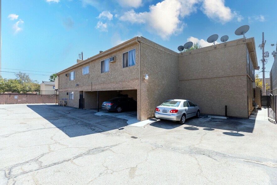 More Photos Of 11341 Victory Blvd, North Hollywood Apartments For Sale