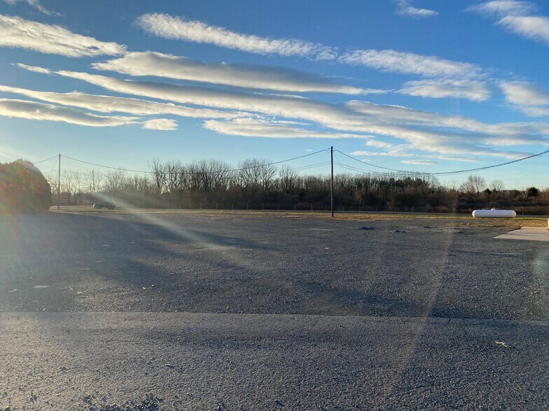 More Photos Of 585 Daniels Rd, Nazareth Manufacturing For Sale