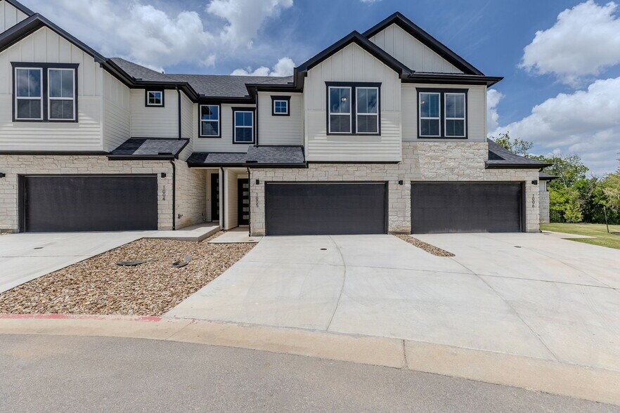More Photos Of , Round Rock Multifamily For Sale